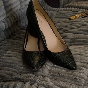 Cole Haan Elegant Green Crocodile Pattern Women's Shoes